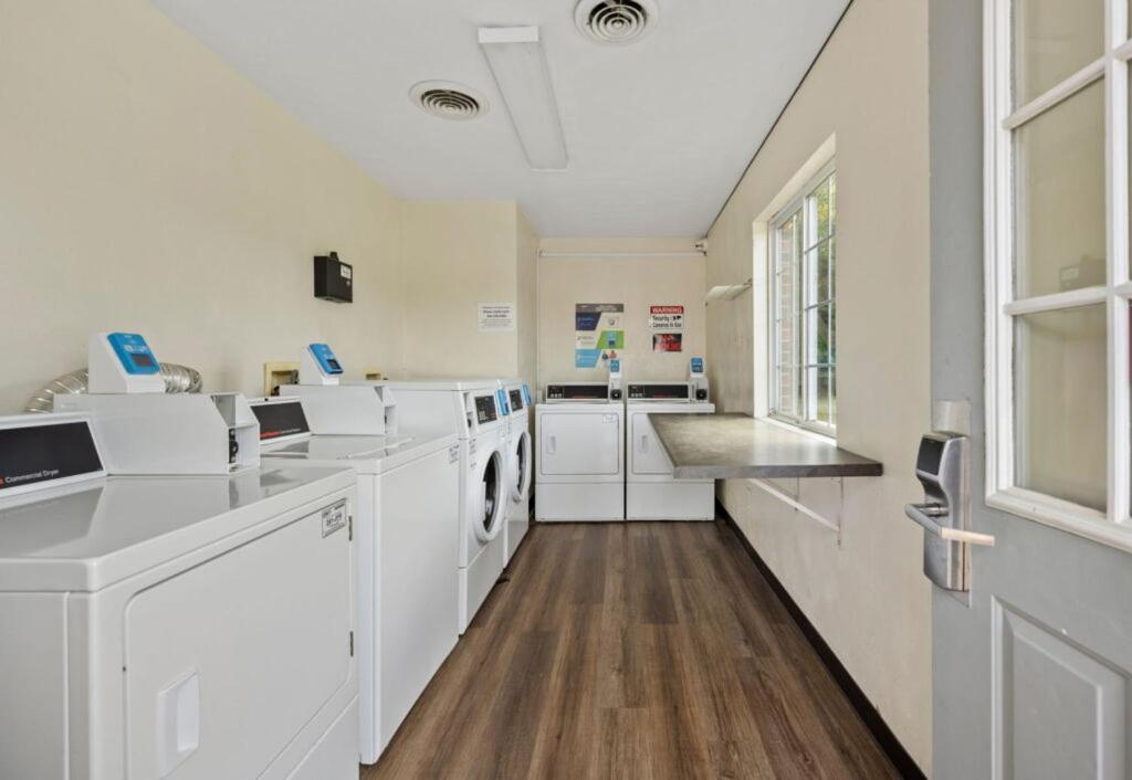 Affordable Suites Graham Εξωτερικό φωτογραφία